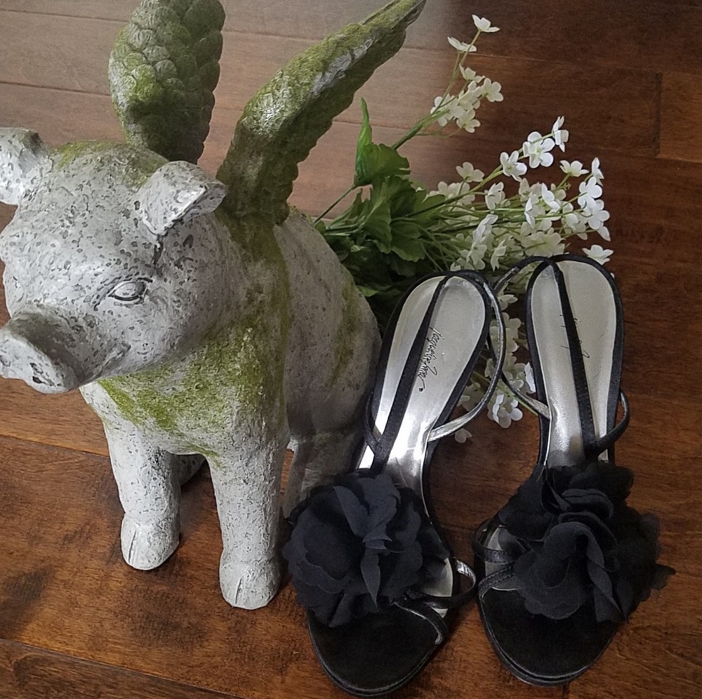 Jacqueline Ferrar Strap Heel